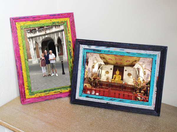 Newspaper picture frames - Large; 8 colours