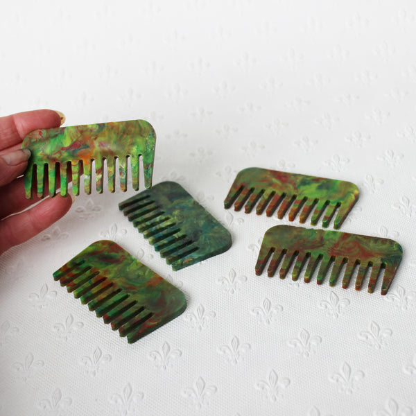 Pocket combs made from upcycled plastic bottle tops