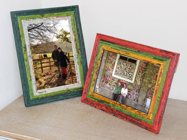 Newspaper picture frames - Large; 8 colours