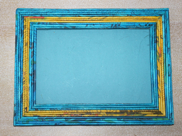 Newspaper picture frames - Large; 8 colours