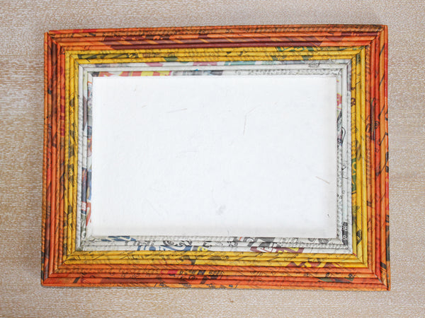 Newspaper picture frames - Large; 8 colours