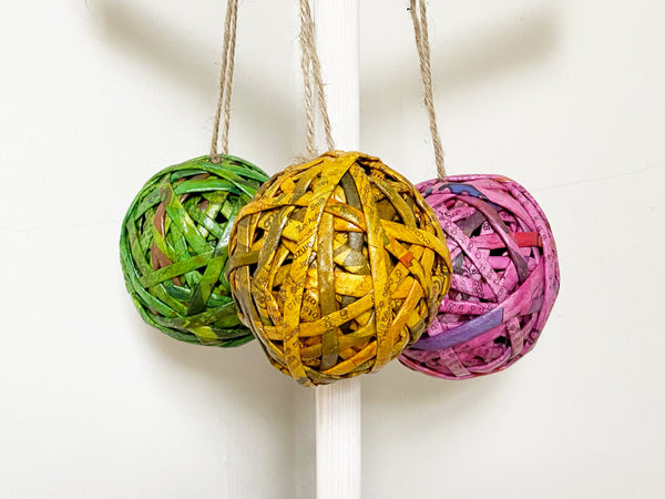 Newspaper ornaments, large; pack of 3 - five colourways