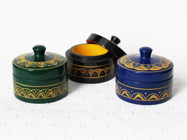 Lacquered wooden pots - small; 3 colours