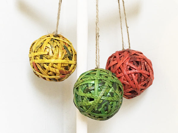 Newspaper ornaments, large; pack of 3 - five colourways