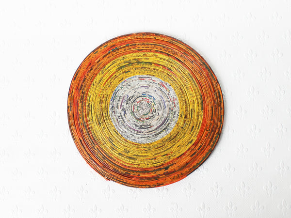 Newspaper table mat - Round, small; 9 colours