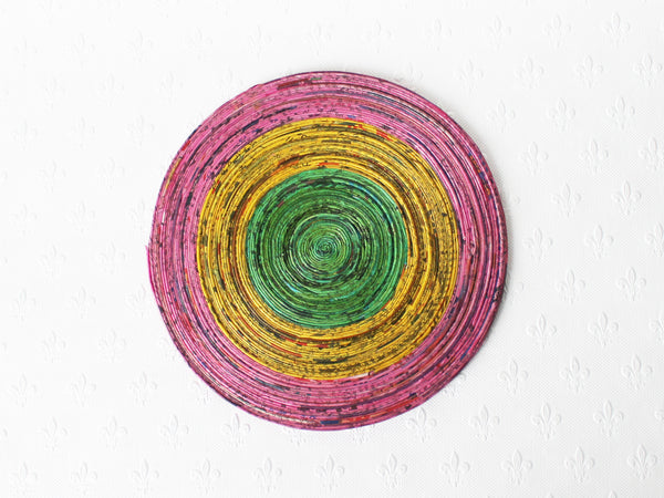 Newspaper table mat - Round, small; 9 colours