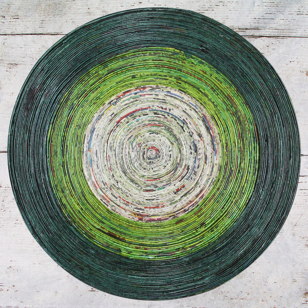 Newspaper table mat - round, large; 7 colours