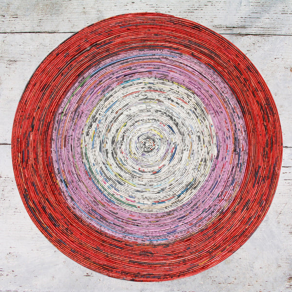 Newspaper table mat - round, large; 7 colours