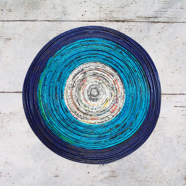 Newspaper table mat - Round, small; 8 colours