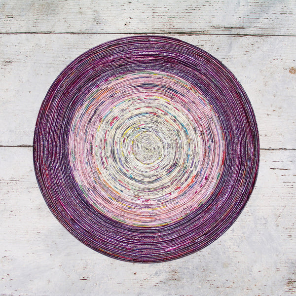 Newspaper table mat - Round, small; 8 colours
