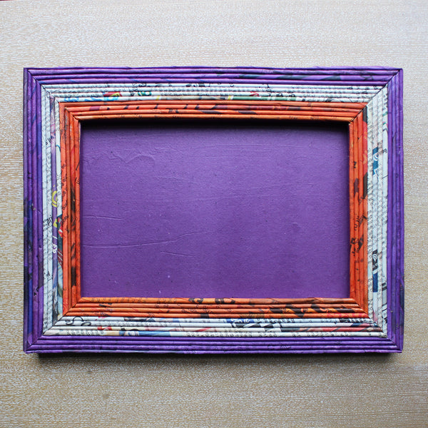 Newspaper picture frames - Large; 8 colours