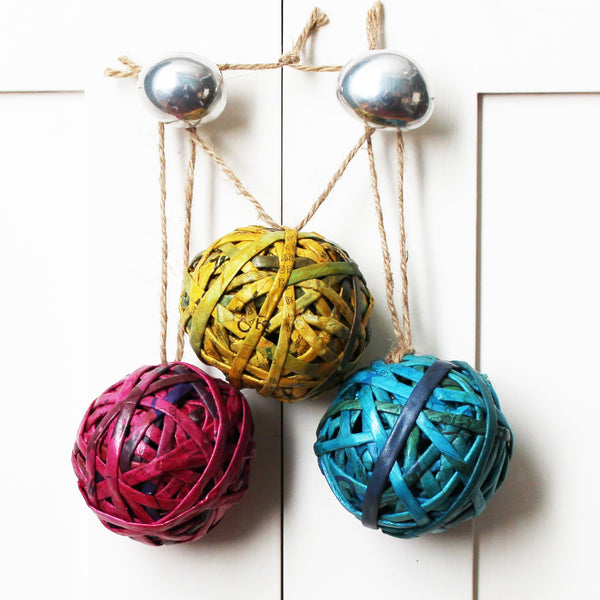 Newspaper ornaments, large; pack of 3 - five colourways