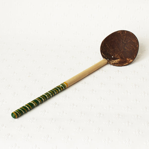 Coconut shell serving spoons with lacquer handles - 4 colours