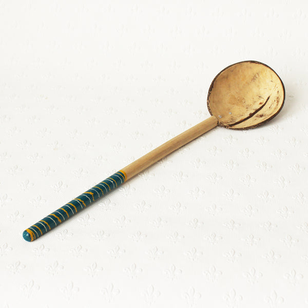Coconut shell serving spoons with lacquer handles - 4 colours