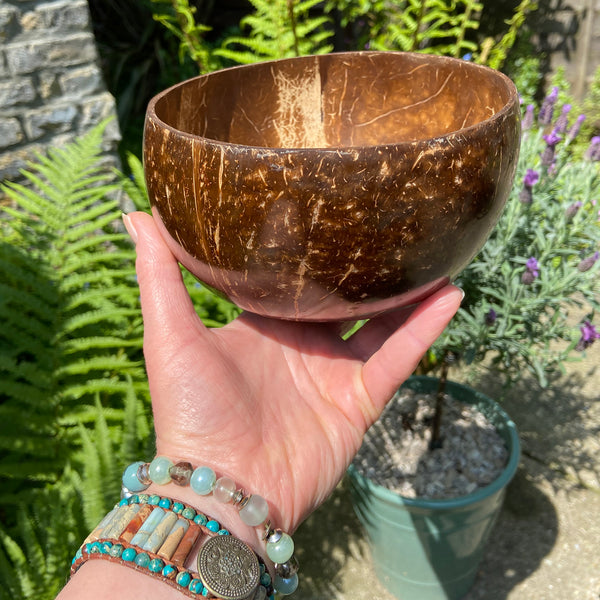 Coconut shell bowls - smooth; 3 sizes