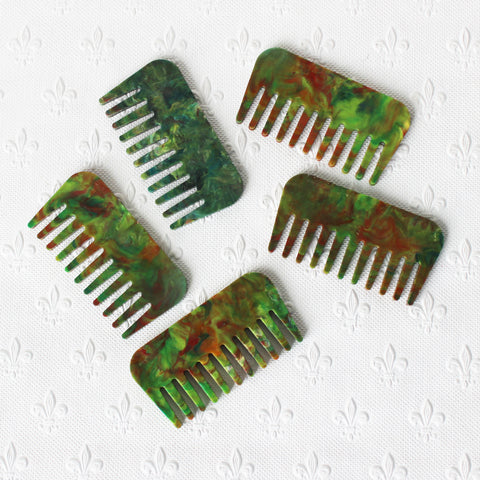 Pocket combs made from upcycled plastic bottle tops