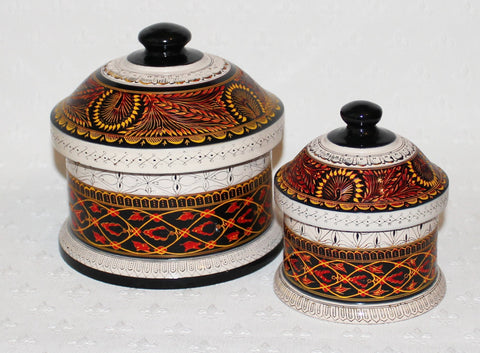 Lacquer pots, domed lid - hand-etched; 2 sizes