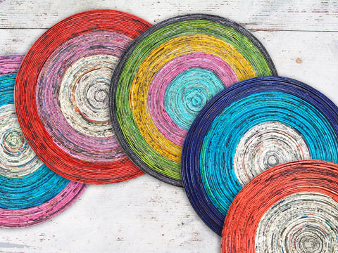 Newspaper table mat - Round, small; 9 colours