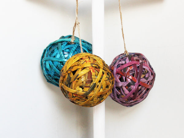 Newspaper ornaments, large; pack of 3 - five colourways